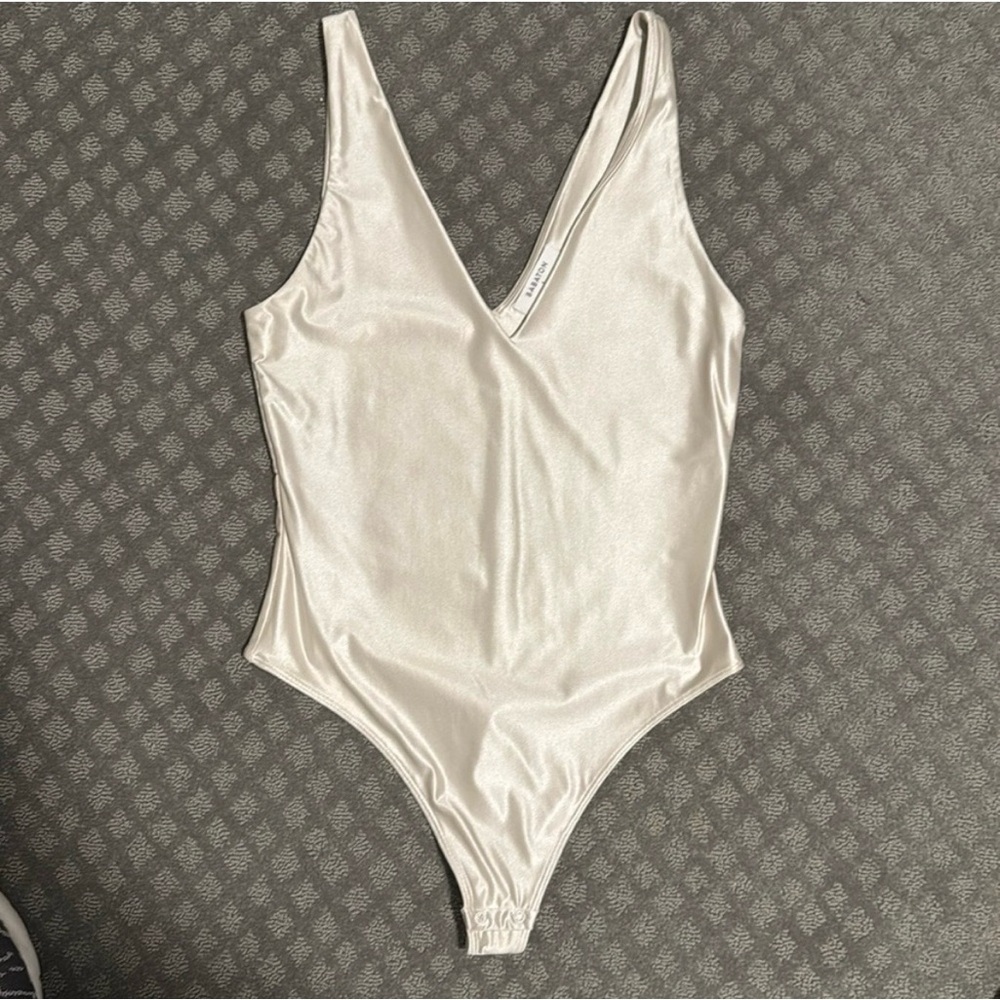 Babaton Aritzia satinette cream metallic bodysuit size small